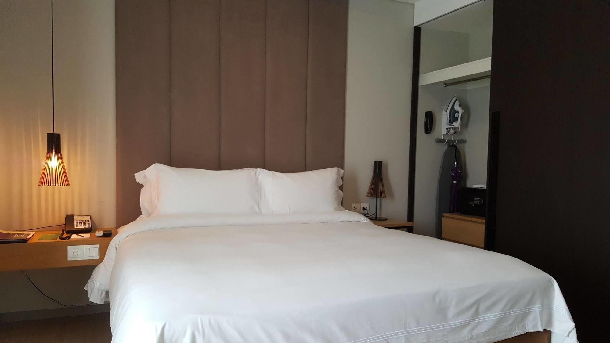 Novotel Living Saigon South Ho Chi Minh City Exterior photo